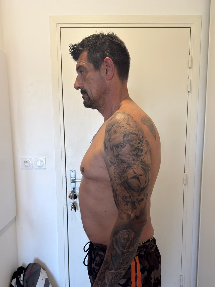 Olivier de profil, avant
